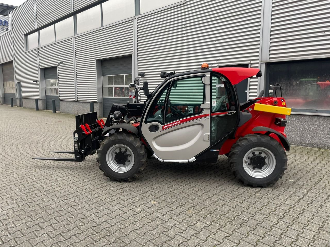 Teleskoplader des Typs Manitou MLT625 H Premium verreiker, Neumaschine in Roermond (Bild 5)