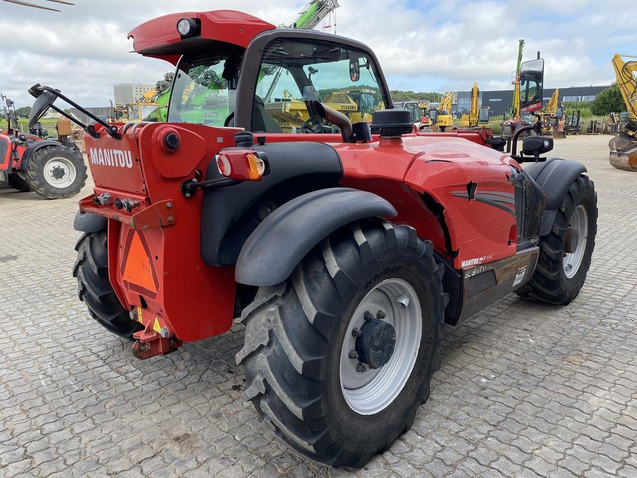 Teleskoplader du type Manitou MLT735-120PS ELITE, Gebrauchtmaschine en Skive (Photo 4)