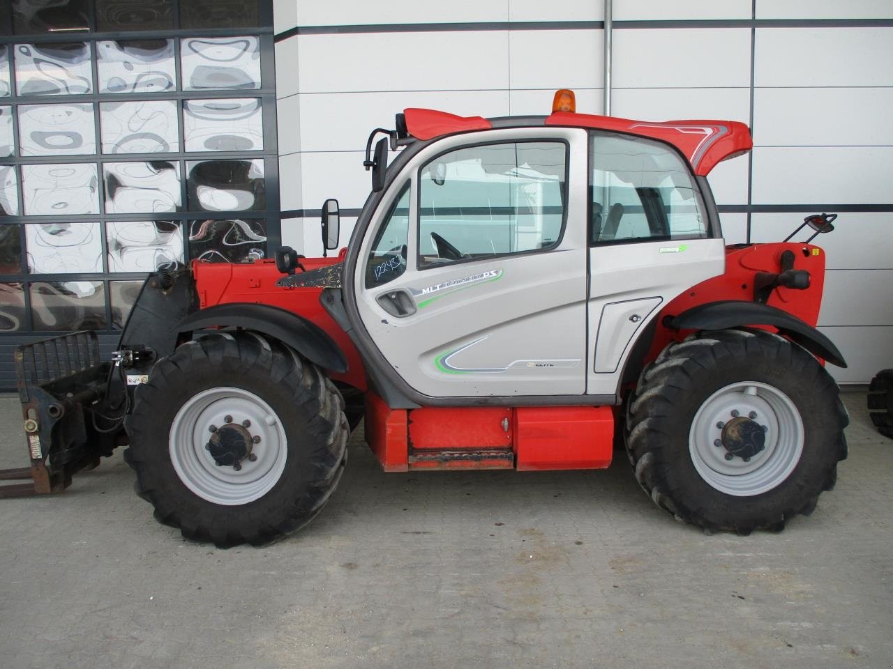 Teleskoplader du type Manitou MLT840, Gebrauchtmaschine en Skive (Photo 2)