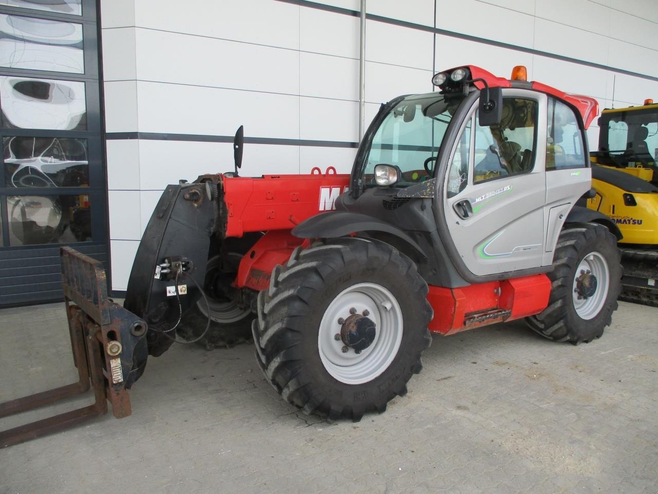 Teleskoplader du type Manitou MLT840, Gebrauchtmaschine en Skive (Photo 1)