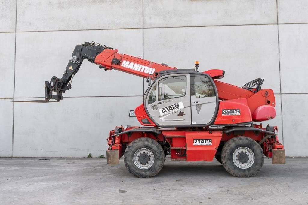 Teleskoplader of the type Manitou MRT 2150 Plus Privilege, Gebrauchtmaschine in Moerbeke (Picture 4)