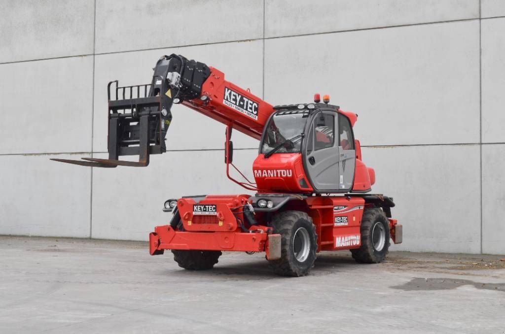 Teleskoplader of the type Manitou MRT 2150 Plus Privilege, Gebrauchtmaschine in Moerbeke (Picture 1)