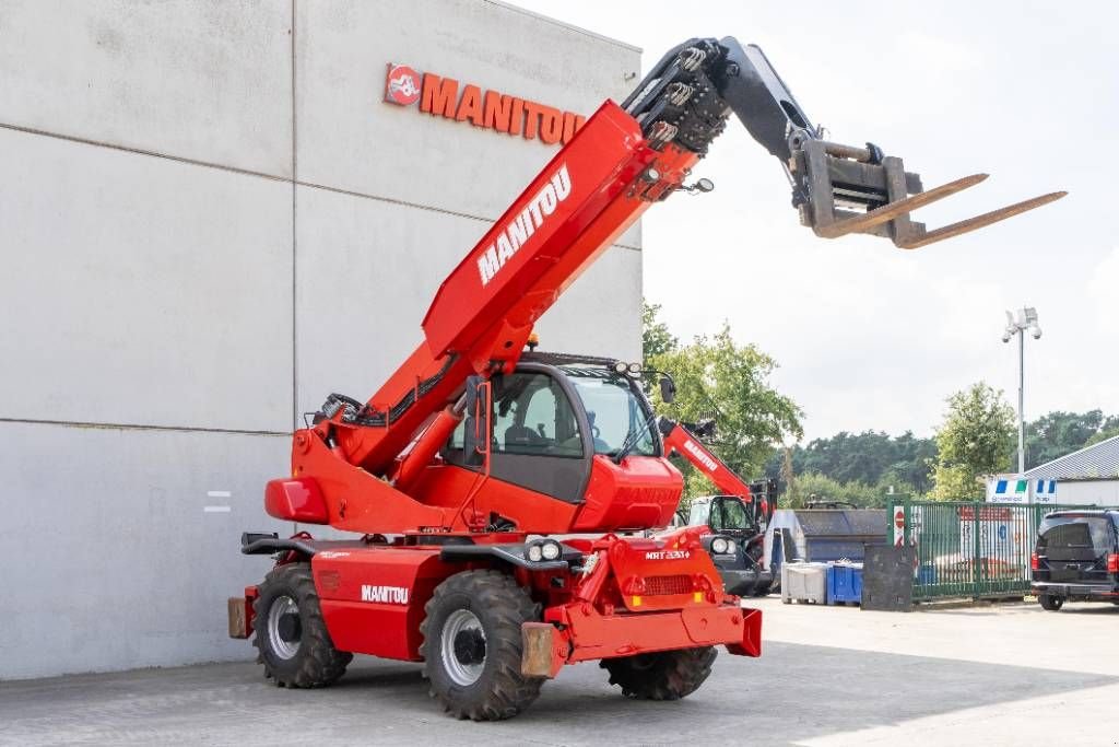 Teleskoplader tip Manitou MRT 2150 Plus, Gebrauchtmaschine in Moerbeke (Poză 3)