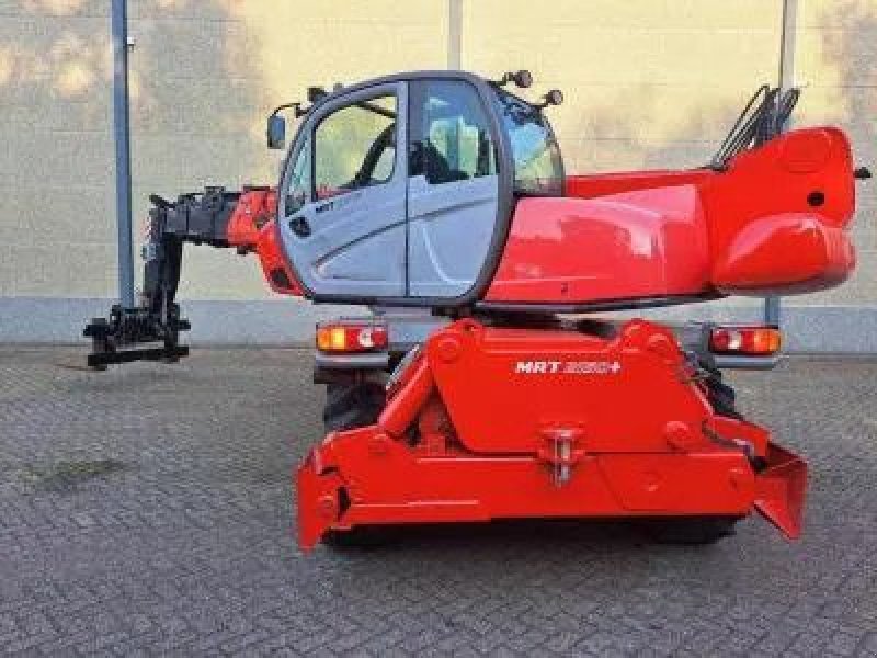 Teleskoplader des Typs Manitou MRT 2150+ Privilege All-Terrain Rotating Telehandler (2015), Gebrauchtmaschine in Heijen (Bild 9)