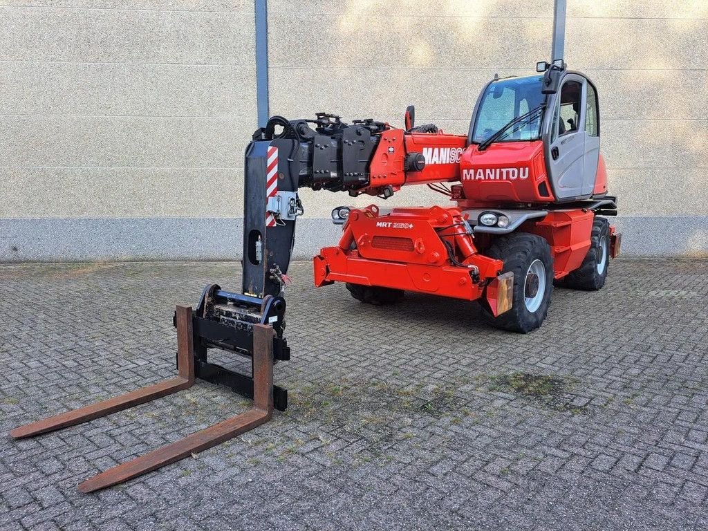 Teleskoplader Türe ait Manitou MRT 2150+ Privilege All-Terrain Rotating Telehandler (2015), Gebrauchtmaschine içinde Heijen (resim 1)