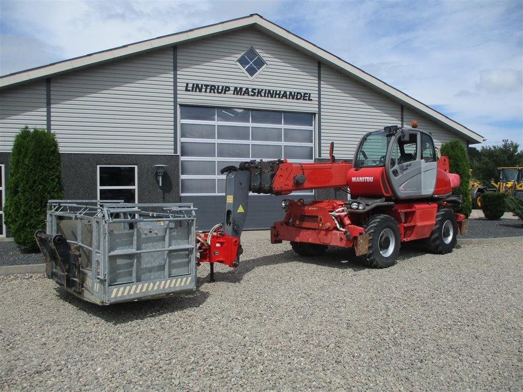 Teleskoplader typu Manitou MRT 2540 Medfølgende trådløs fjernbetjening, kurv og pallegafler. Dreje led, spil-talje og kranarm kan med købes til den.., Gebrauchtmaschine v Lintrup (Obrázek 5)