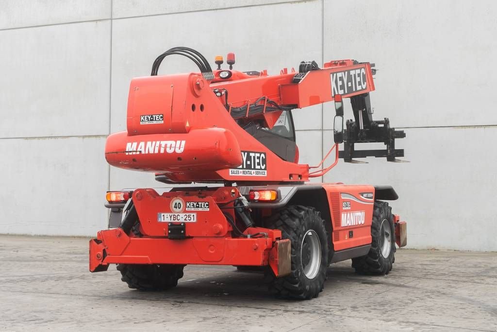 Teleskoplader от тип Manitou MRT 2550, Gebrauchtmaschine в Moerbeke (Снимка 5)