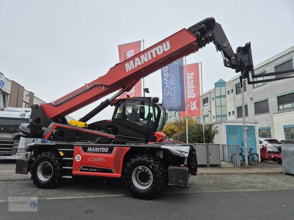 Teleskoplader of the type Manitou MRT 2570 360 175Y ST5 S1, Gebrauchtmaschine in Friedrichsdorf (Picture 5)