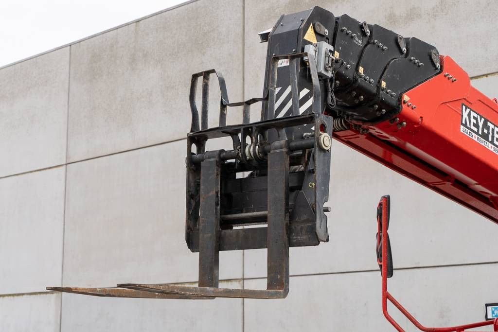 Teleskoplader of the type Manitou MRT 3050+, Gebrauchtmaschine in Moerbeke (Picture 9)