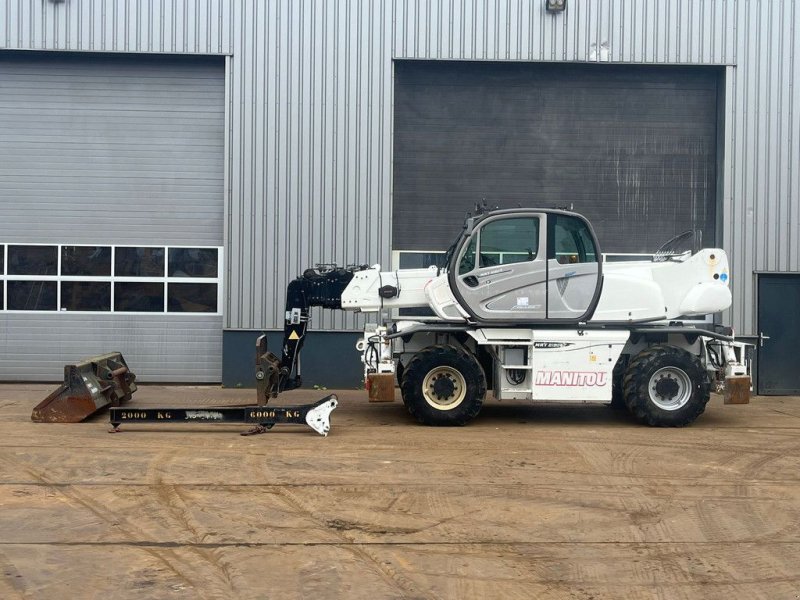 Teleskoplader of the type Manitou MRT2150+ plus privilege, Gebrauchtmaschine in Velddriel