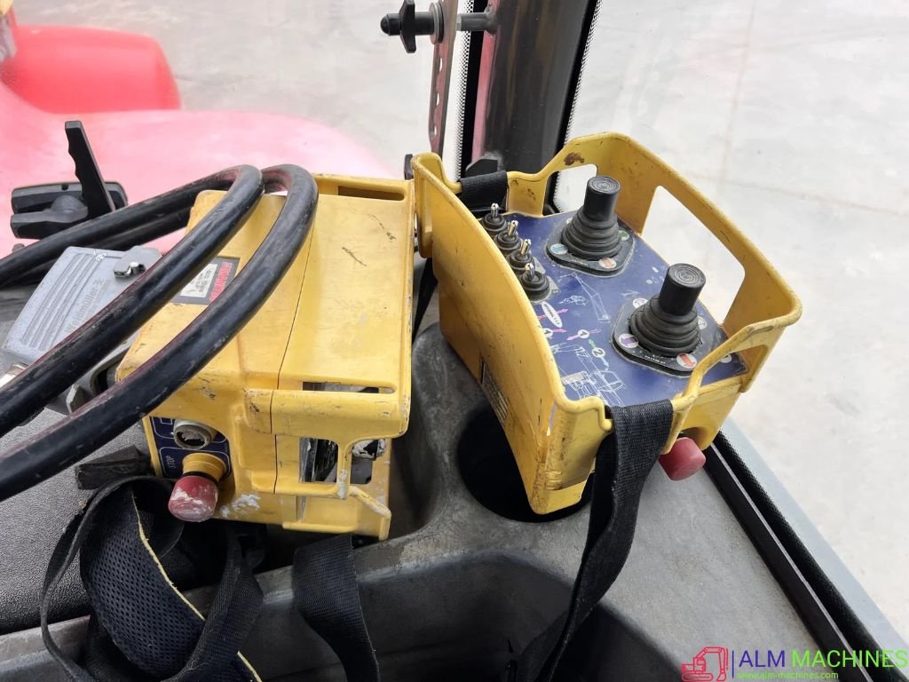 Teleskoplader du type Manitou MRT2150 Privilege+, Gebrauchtmaschine en LAARNE (Photo 6)