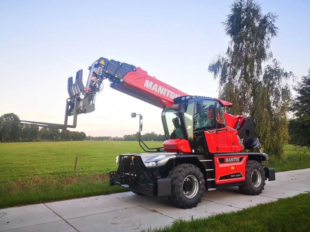 Teleskoplader of the type Manitou MRT2260 Vision+, Neumaschine in Lunteren (Picture 3)