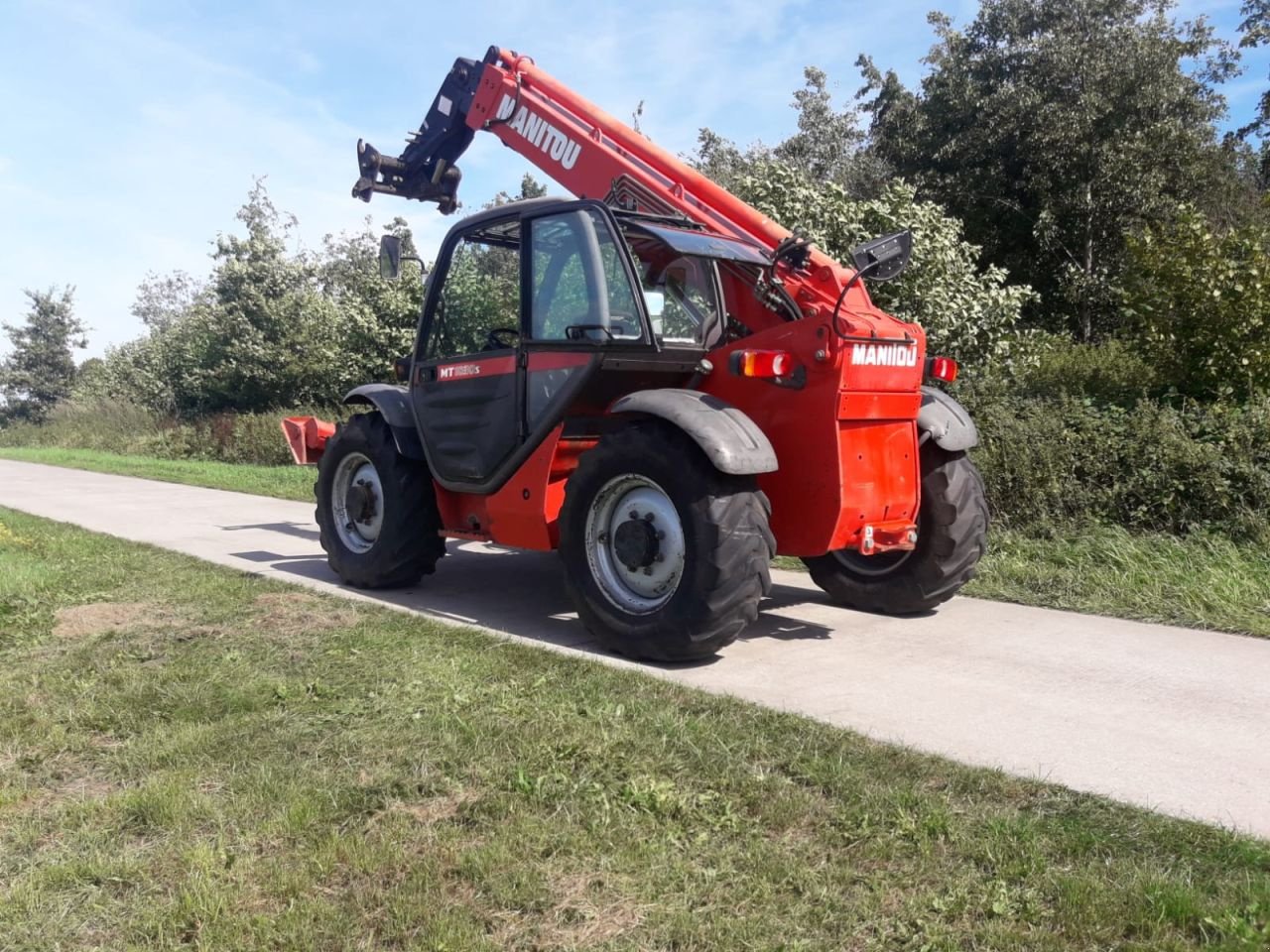 Teleskoplader des Typs Manitou MT 1030, Gebrauchtmaschine in Dalfsen (Bild 2)