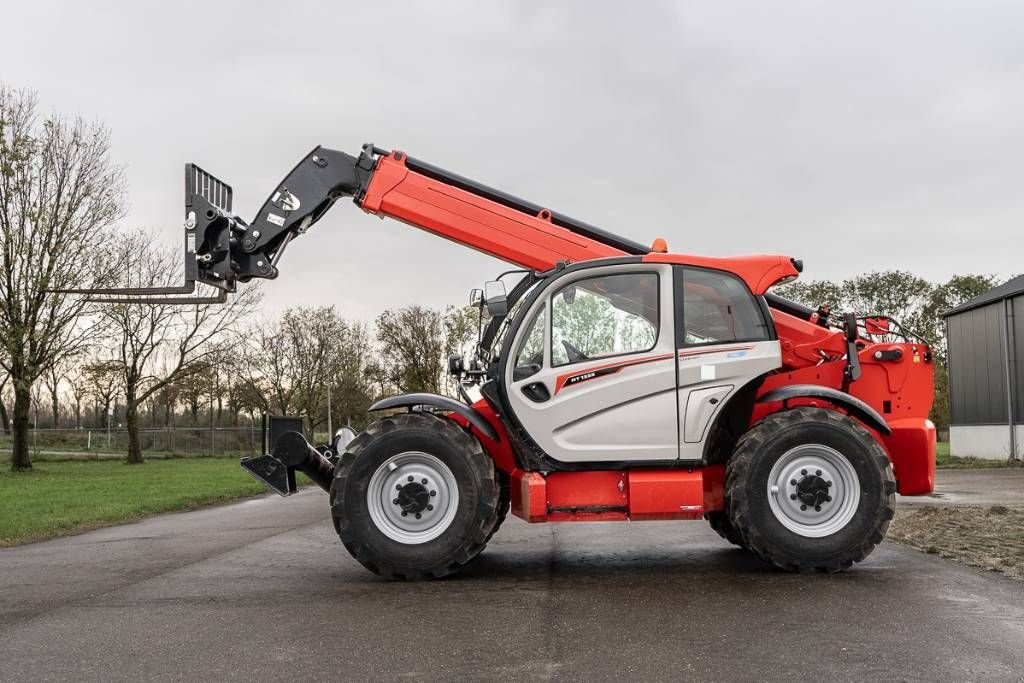 Teleskoplader от тип Manitou MT 1335, Gebrauchtmaschine в Moerbeke (Снимка 9)