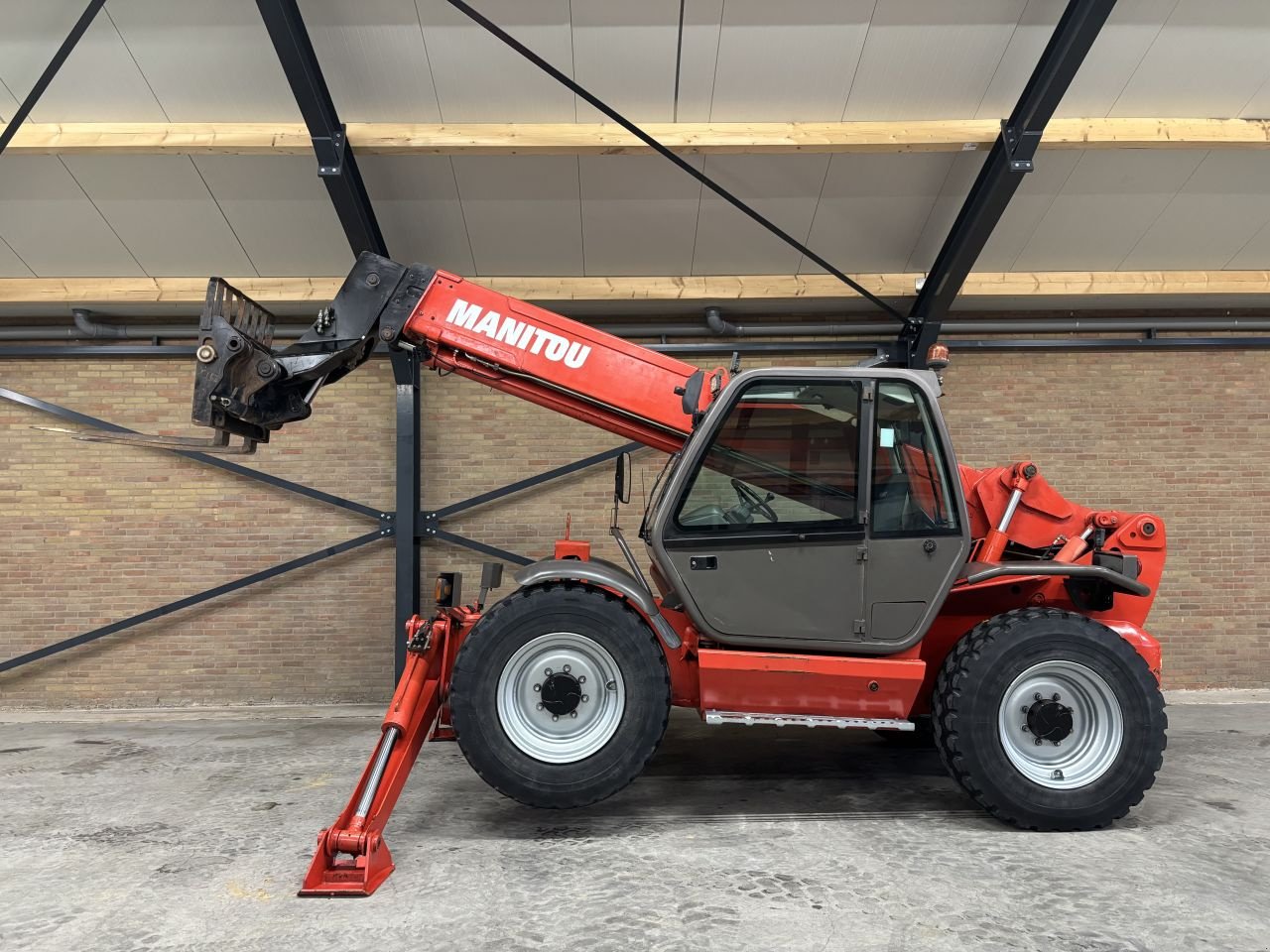 Teleskoplader des Typs Manitou MT 1440 SLT, Gebrauchtmaschine in Dronten (Bild 2)