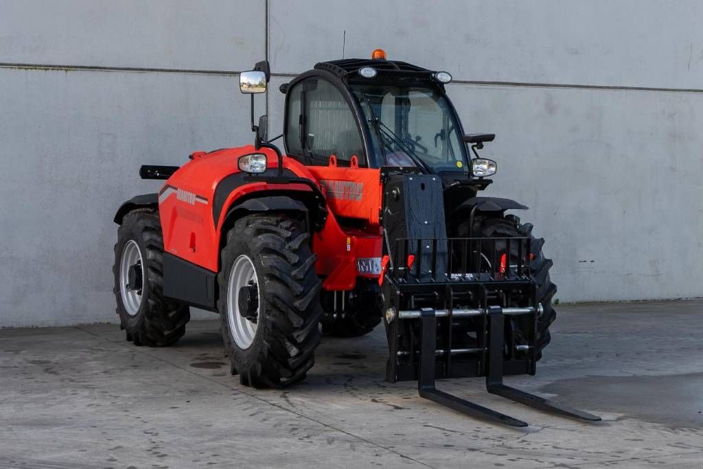 Teleskoplader des Typs Manitou MT 735, Neumaschine in Moerbeke (Bild 3)