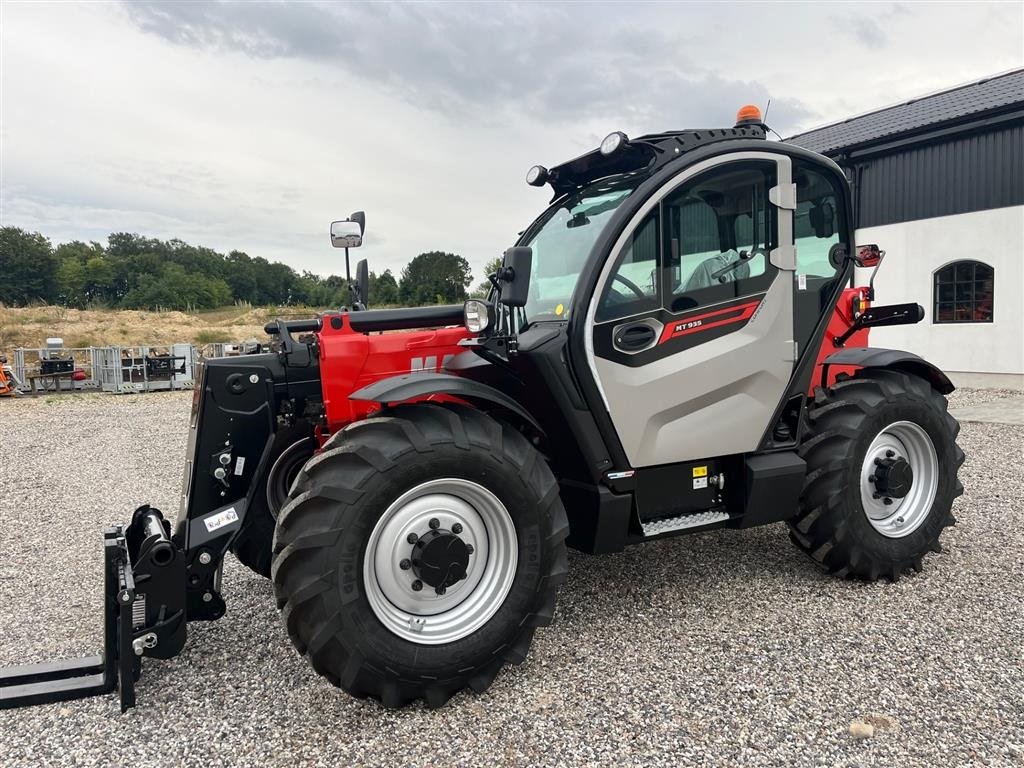 Teleskoplader типа Manitou MT 935 NY MODEL, Gebrauchtmaschine в Mariager (Фотография 1)