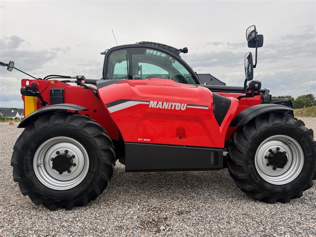 Teleskoplader van het type Manitou MT 935 NY MODEL, Gebrauchtmaschine in Mariager (Foto 5)