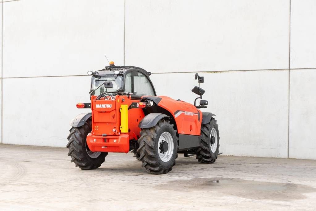 Teleskoplader of the type Manitou MT 935, Neumaschine in Moerbeke (Picture 7)