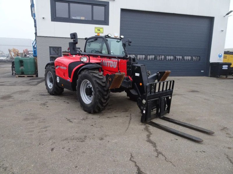 Teleskoplader of the type Manitou MT1033, Gebrauchtmaschine in Zutphen (Picture 1)