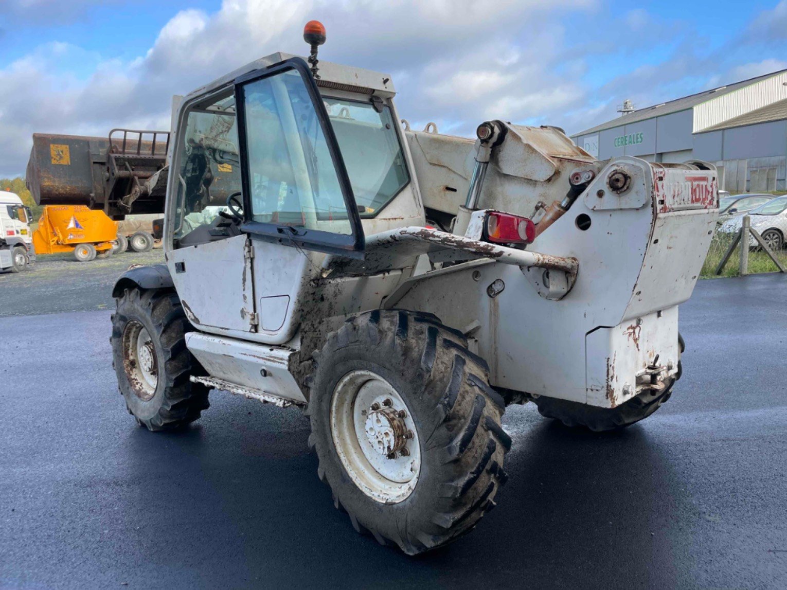 Teleskoplader a típus Manitou MT1283S, Gebrauchtmaschine ekkor: SAINT CLAIR SUR ELLE (Kép 3)