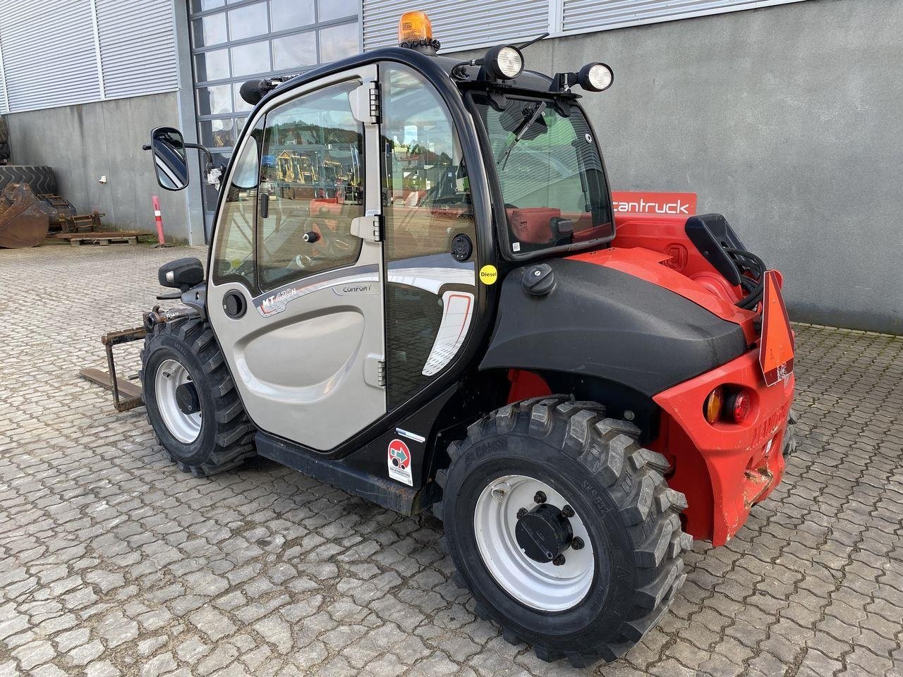 Teleskoplader of the type Manitou MT420H Comfort, Gebrauchtmaschine in Skive (Picture 2)