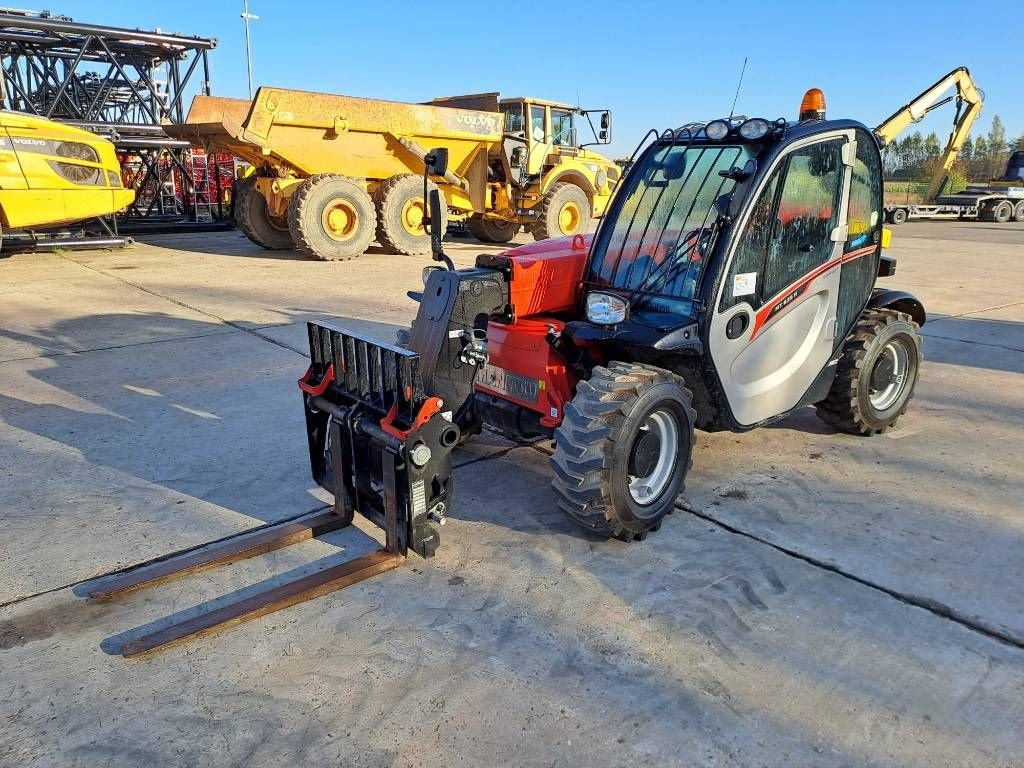 Teleskoplader от тип Manitou MT625H, Gebrauchtmaschine в Stabroek (Снимка 8)