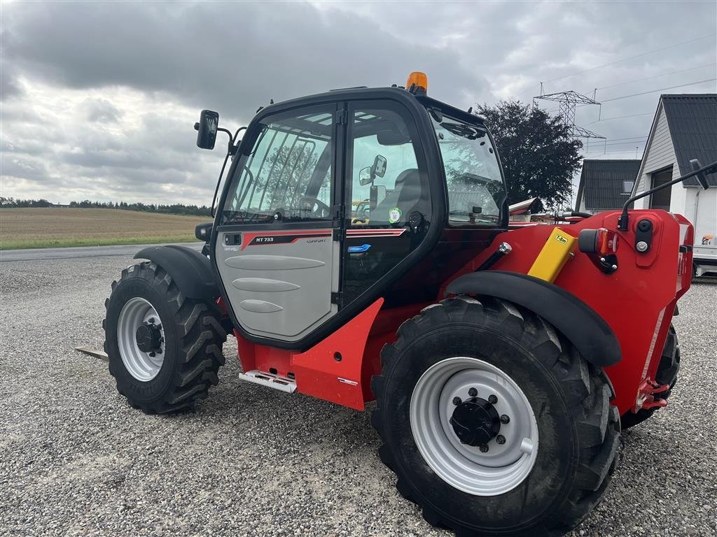 Teleskoplader от тип Manitou MT733 Comfort, Gebrauchtmaschine в Mariager (Снимка 3)