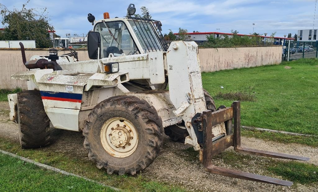 Teleskoplader des Typs Manitou MVT 660 T, Gebrauchtmaschine in BAZAINVILLE (Bild 9)