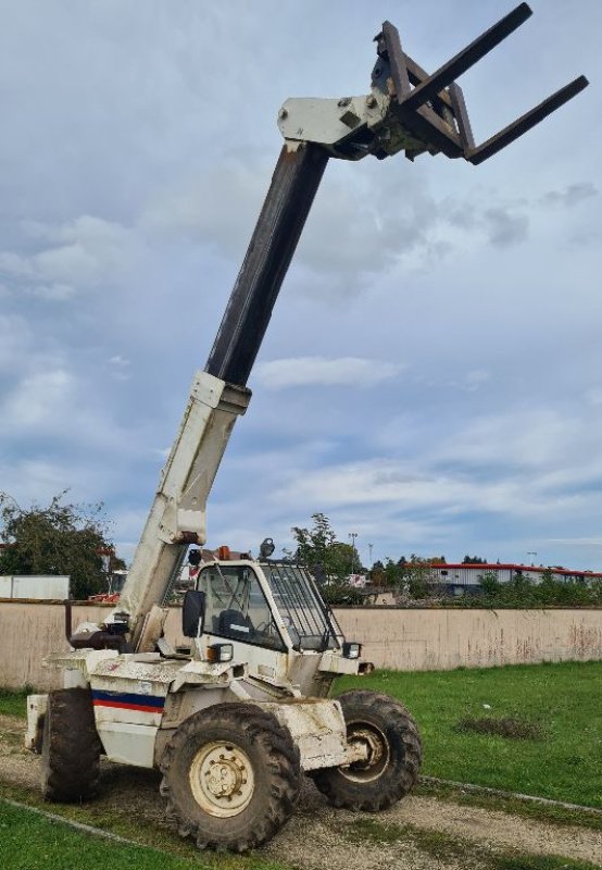 Teleskoplader van het type Manitou MVT 660 T, Gebrauchtmaschine in BAZAINVILLE (Foto 4)