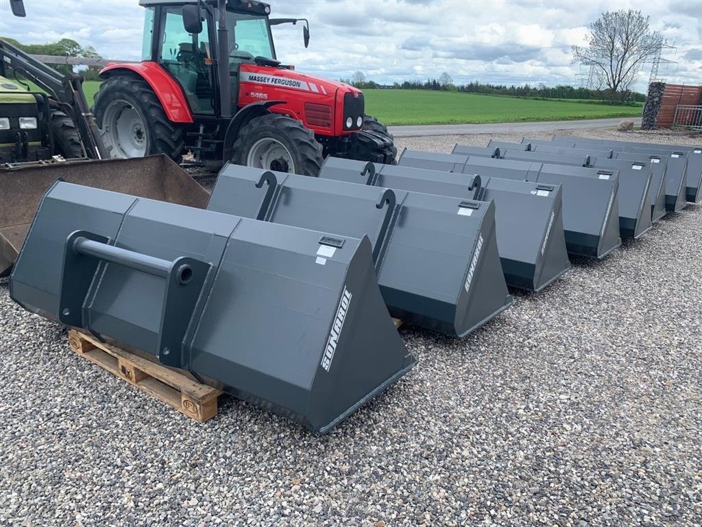 Teleskoplader van het type Manitou NY SKOVL 240CM, Gebrauchtmaschine in Mariager (Foto 1)