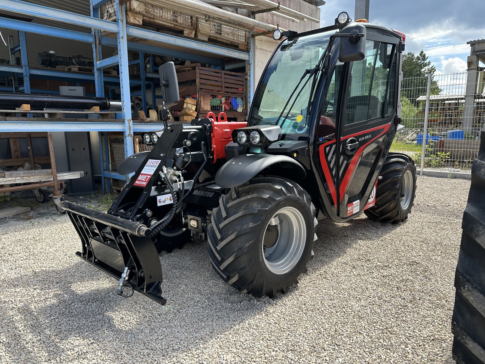 Teleskoplader des Typs Manitou ULM 415 H, Neumaschine in Ansbach (Bild 2)