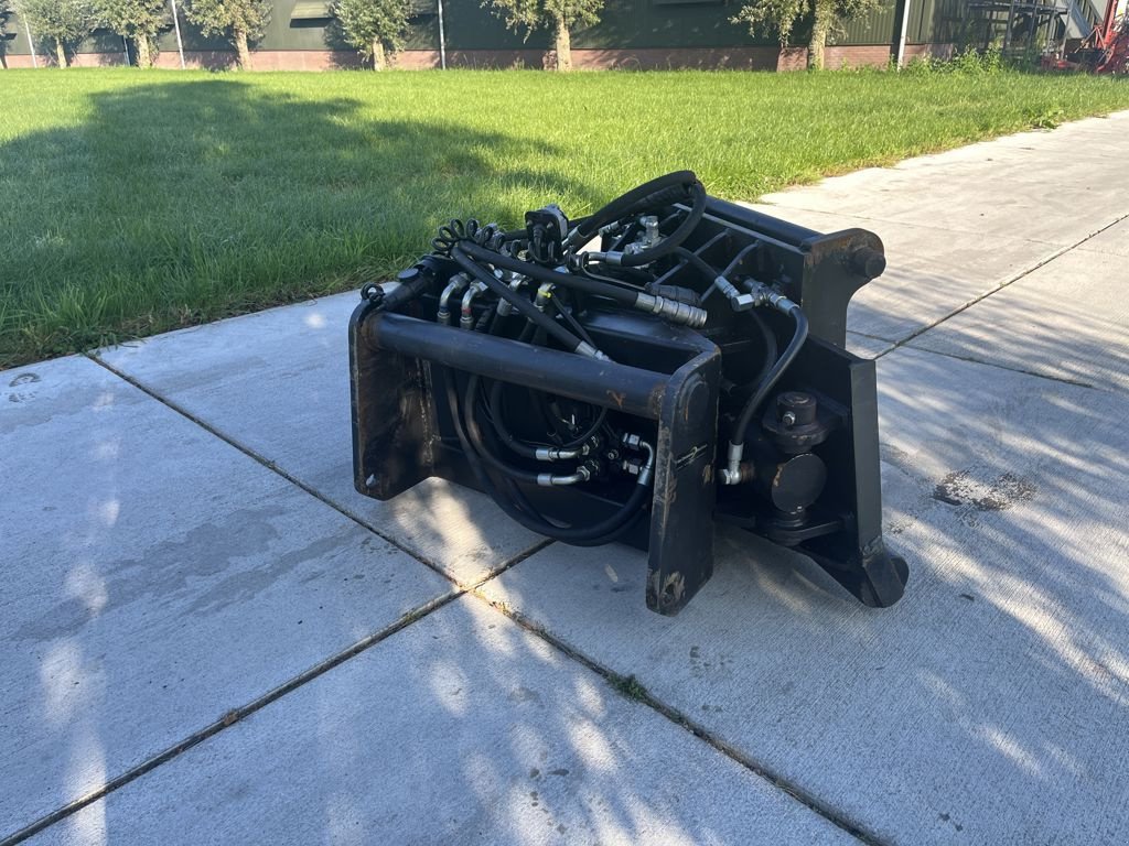 Teleskoplader van het type Manitou Zwenkbok, Neumaschine in Lunteren (Foto 1)