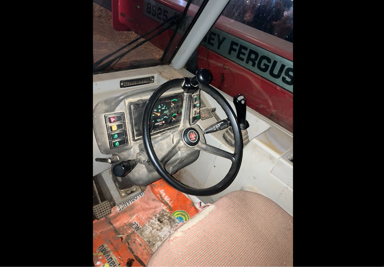 Teleskoplader des Typs Massey Ferguson 8925, Gebrauchtmaschine in MORLHON LE HAUT (Bild 7)