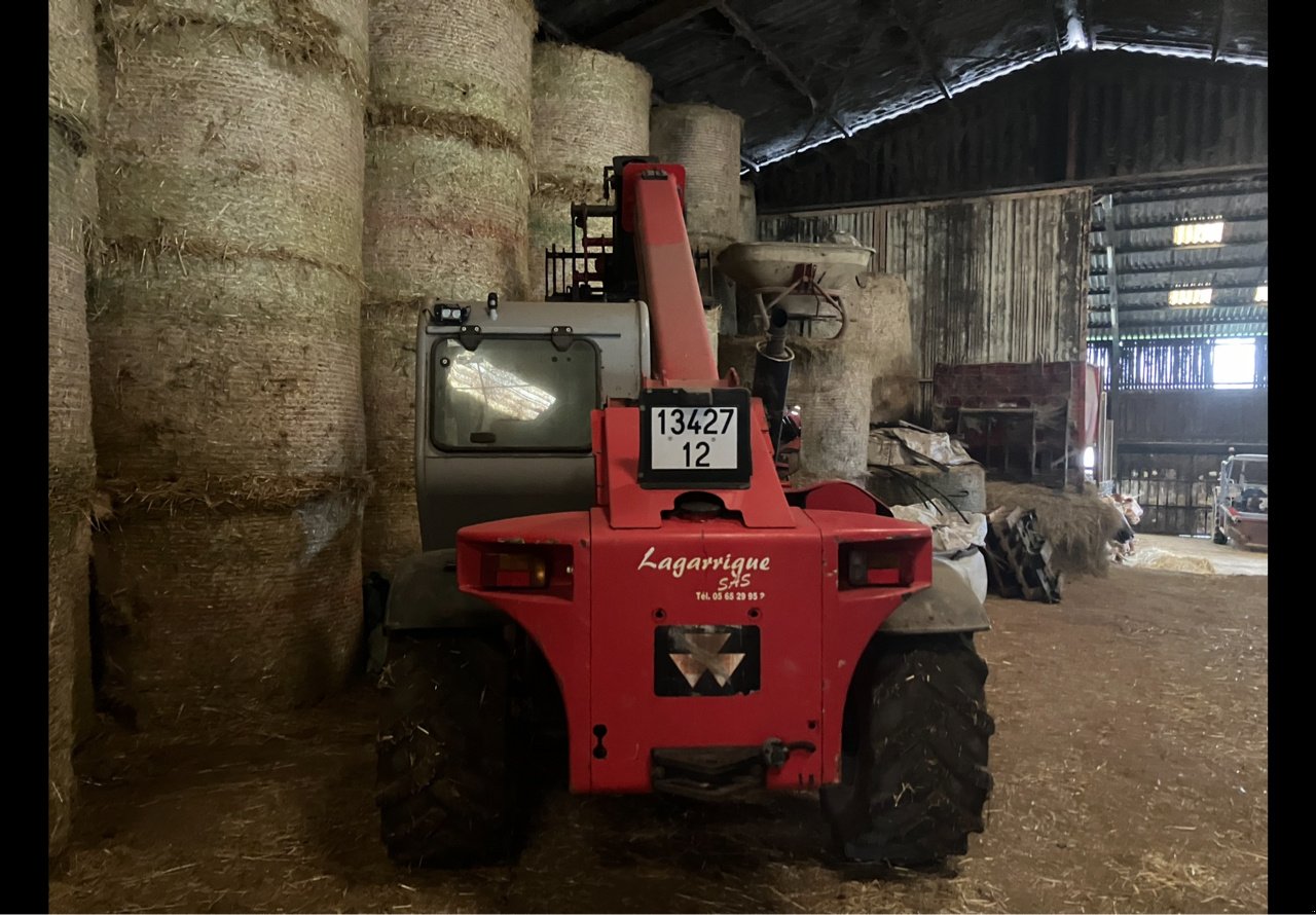 Teleskoplader of the type Massey Ferguson 8925, Gebrauchtmaschine in MORLHON LE HAUT (Picture 3)