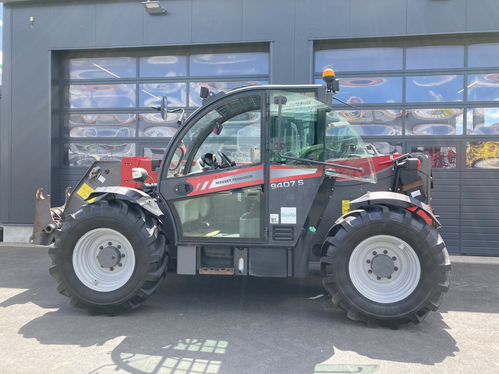 Teleskoplader typu Massey Ferguson 9407 S  ( Bobcat ), Gebrauchtmaschine v Wülfershausen an der Saale (Obrázok 4)