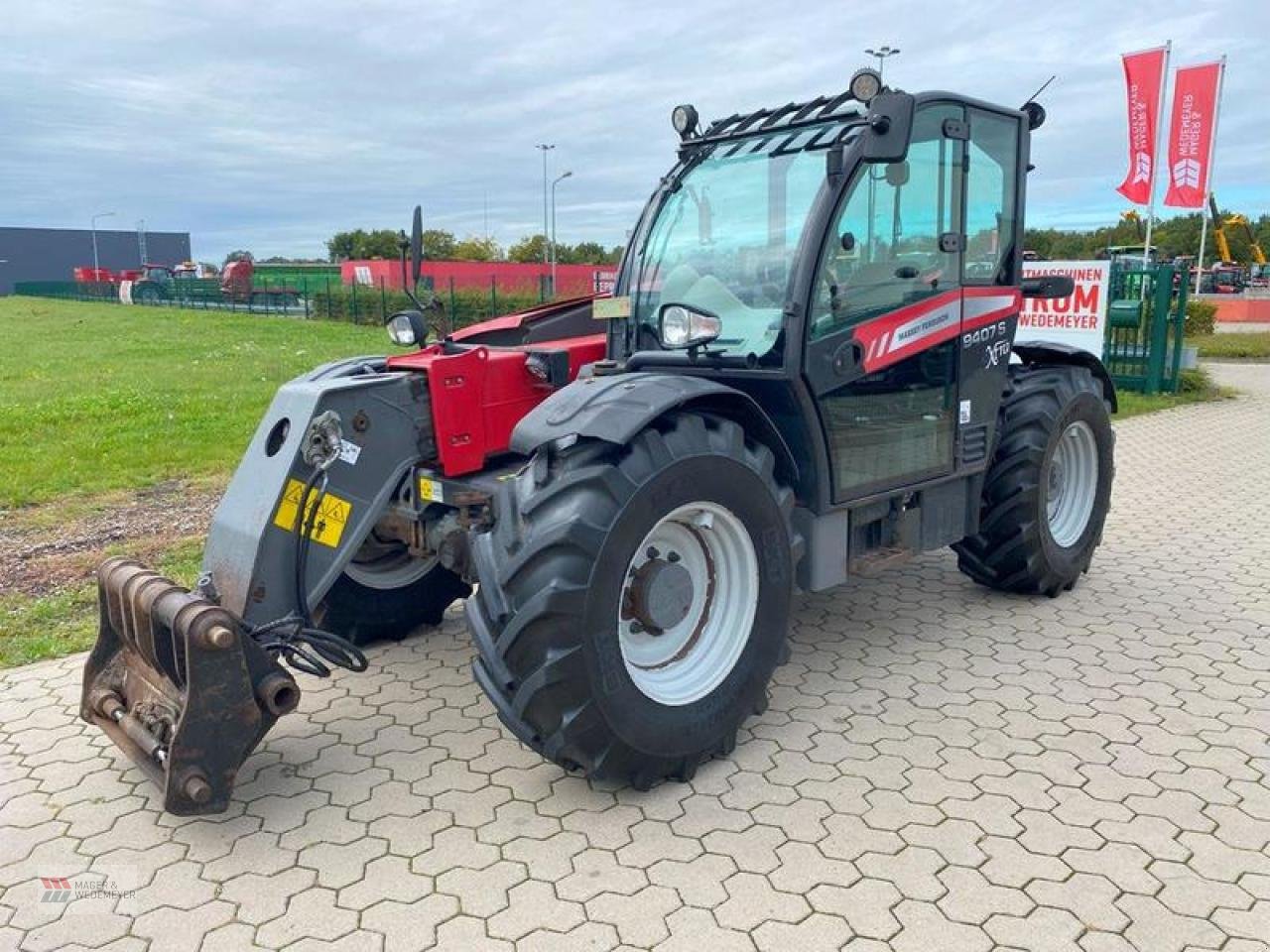 Teleskoplader типа Massey Ferguson 9407 S XTRA / BOBCAT TL470, Gebrauchtmaschine в Oyten (Фотография 1)