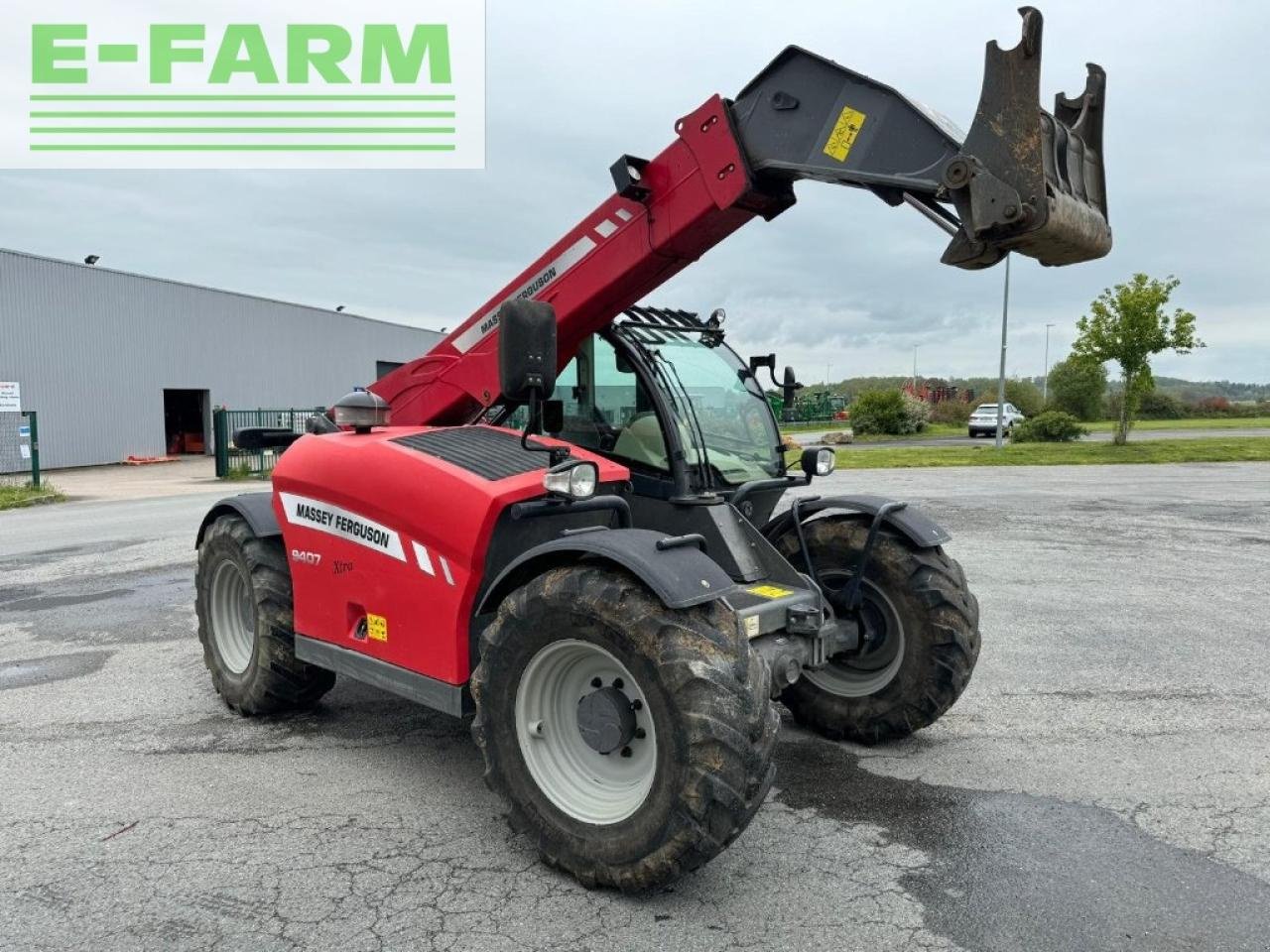 Teleskoplader of the type Massey Ferguson 9407 xtra destockage, Gebrauchtmaschine in Ytrac (Picture 1)