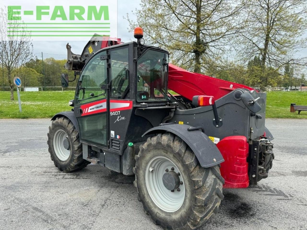 Teleskoplader of the type Massey Ferguson 9407 xtra destockage, Gebrauchtmaschine in Ytrac (Picture 4)