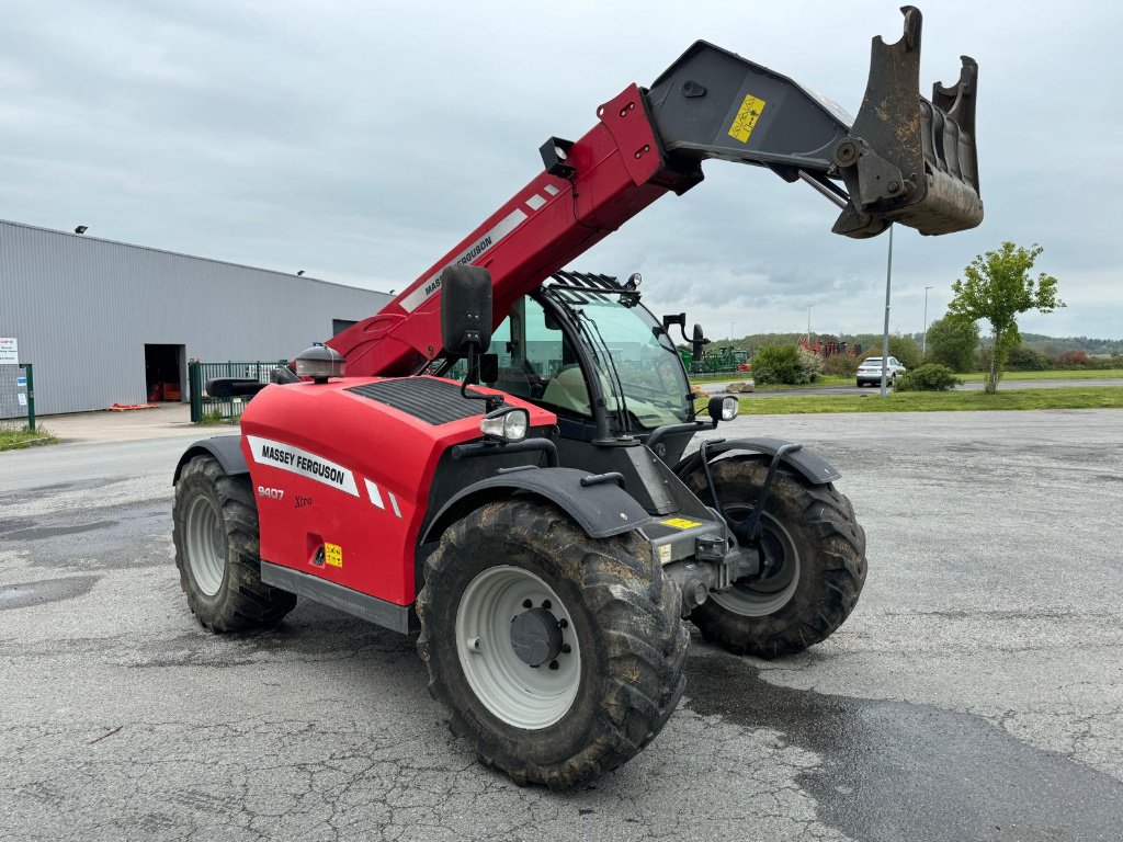 Teleskoplader типа Massey Ferguson 9407 XTRA DESTOCKAGE, Gebrauchtmaschine в UZERCHE (Фотография 1)