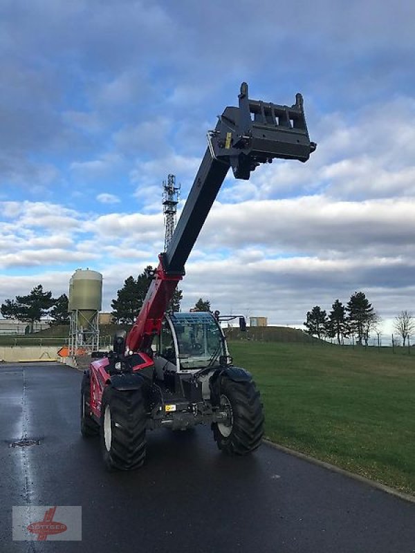 Teleskoplader of the type Massey Ferguson MF TH 8043 Exclusive, Vorführmaschine in Oederan (Picture 21)