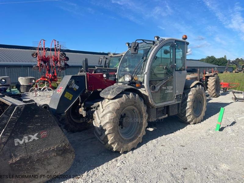 Teleskoplader Türe ait Massey Ferguson MFTH7038, Gebrauchtmaschine içinde JOSSELIN (resim 2)