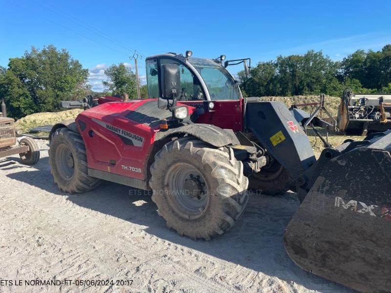 Teleskoplader van het type Massey Ferguson MFTH7038, Gebrauchtmaschine in JOSSELIN (Foto 1)