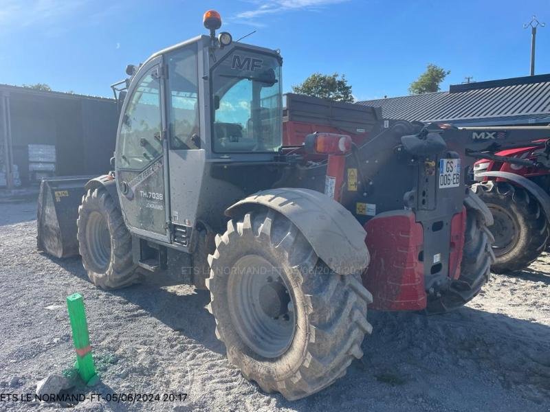 Teleskoplader du type Massey Ferguson MFTH7038, Gebrauchtmaschine en JOSSELIN (Photo 3)