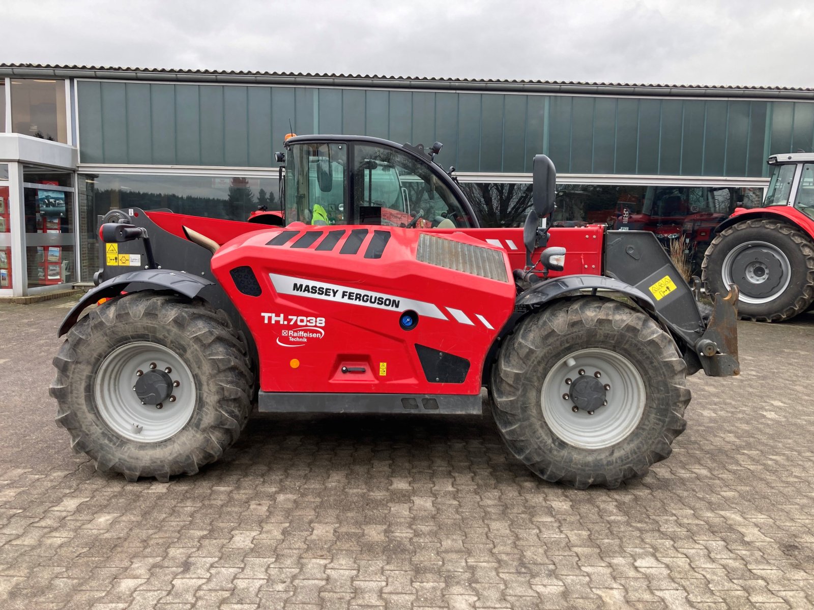 Teleskoplader tip Massey Ferguson Telekoplader TH 7038, Gebrauchtmaschine in Trendelburg (Poză 3)