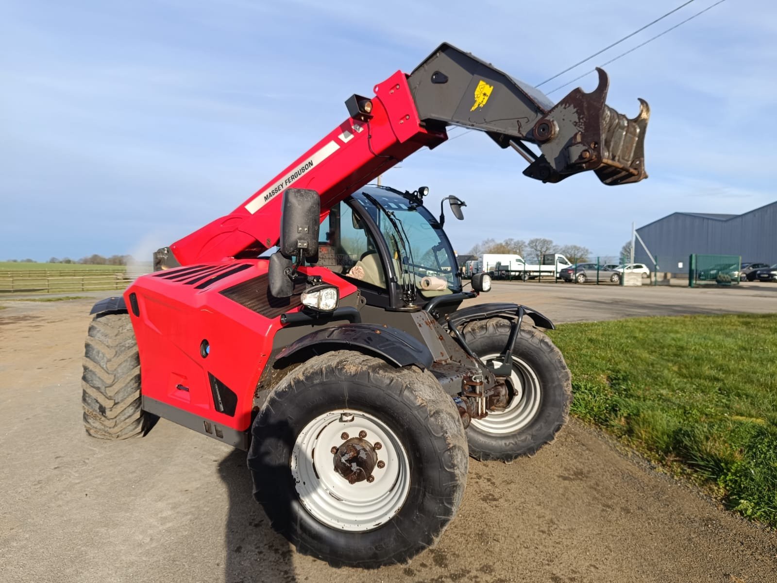 Teleskoplader от тип Massey Ferguson TH 6534, Gebrauchtmaschine в Laval (Снимка 4)