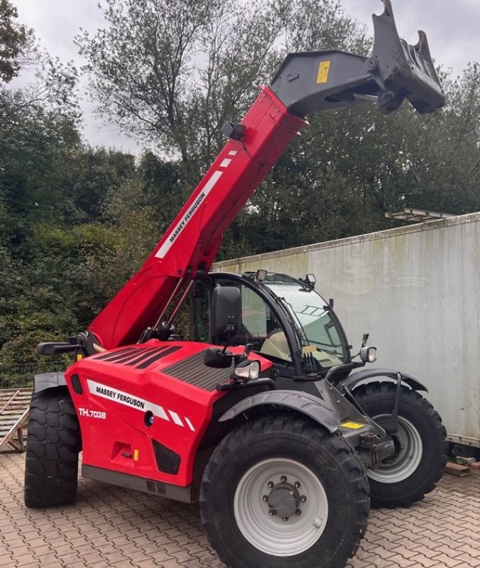 Teleskoplader typu Massey Ferguson TH 7038, Gebrauchtmaschine v Bramsche (Obrázok 2)