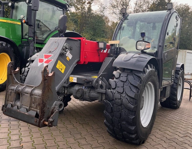 Teleskoplader типа Massey Ferguson TH 7038, Gebrauchtmaschine в Bramsche (Фотография 1)