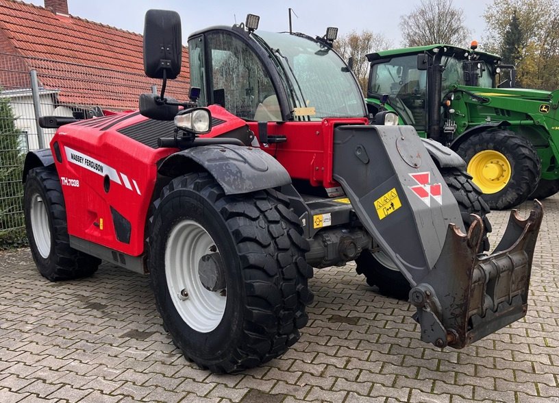 Teleskoplader du type Massey Ferguson TH 7038, Gebrauchtmaschine en Bramsche (Photo 2)