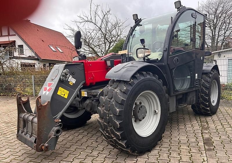 Teleskoplader от тип Massey Ferguson TH 7038, Gebrauchtmaschine в Bramsche (Снимка 2)